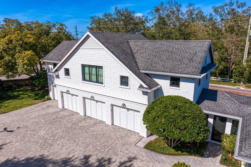 For Rent: $27,000 (6 beds, 4 baths, 7650 Square Feet)