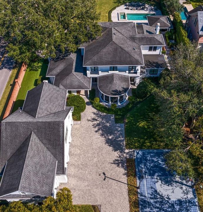 For Rent: $27,000 (6 beds, 4 baths, 7650 Square Feet)