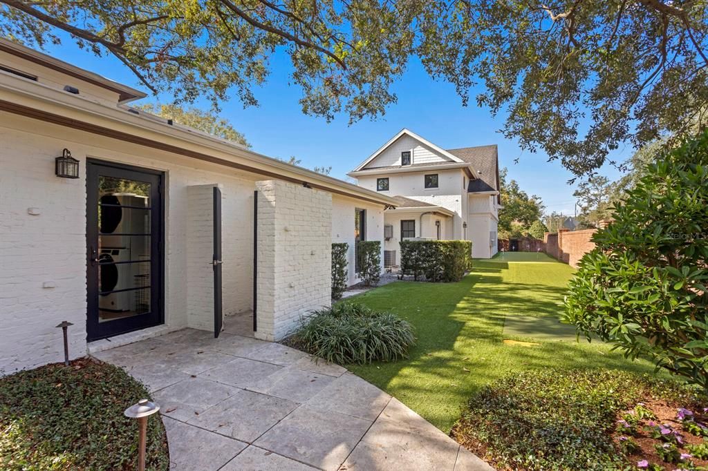 For Rent: $27,000 (6 beds, 4 baths, 7650 Square Feet)