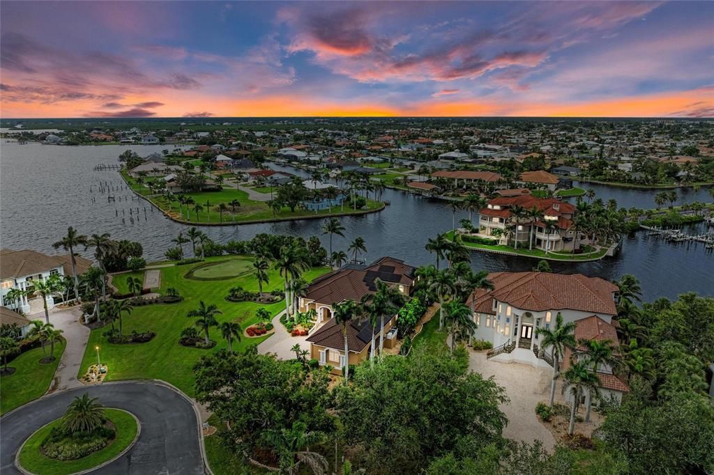 For Sale: $2,099,000 (4 beds, 4 baths, 4752 Square Feet)