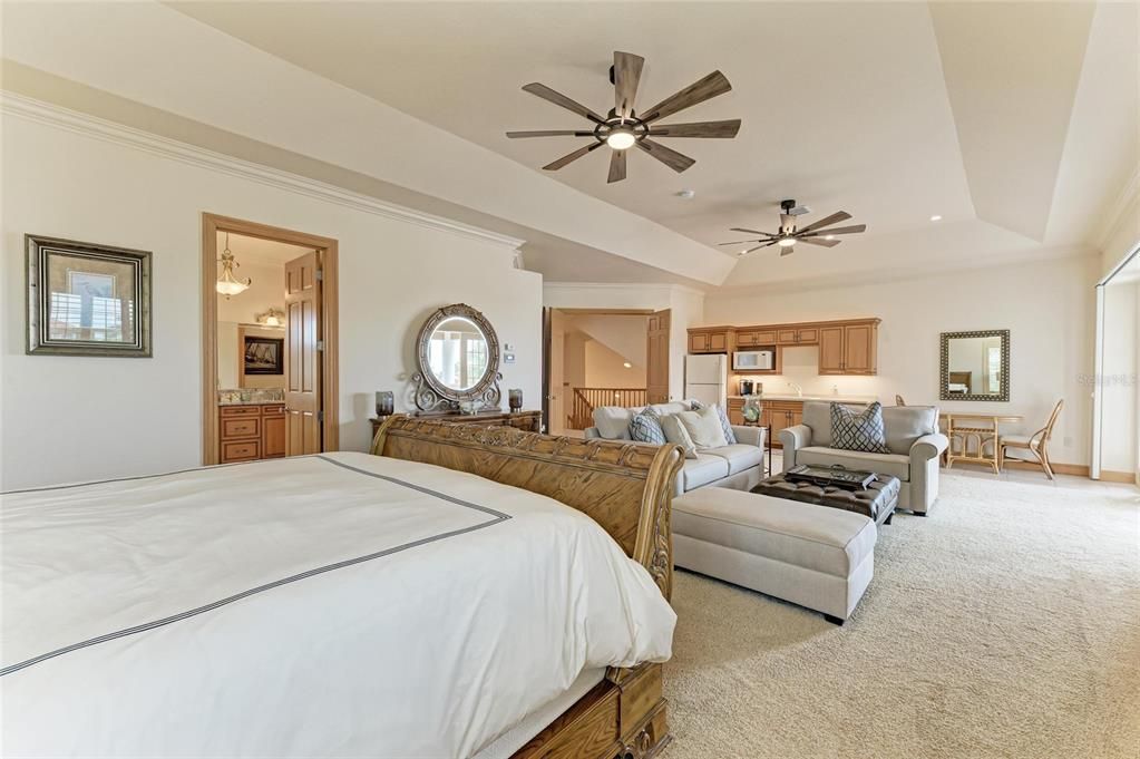 For Sale: $2,099,000 (4 beds, 4 baths, 4752 Square Feet)