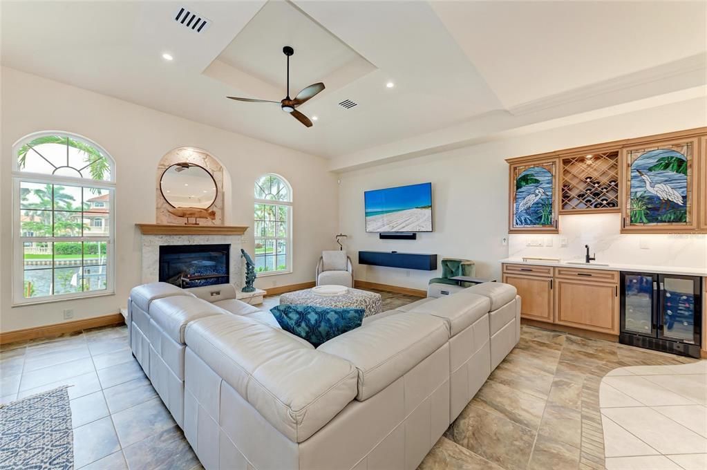 For Sale: $2,099,000 (4 beds, 4 baths, 4752 Square Feet)