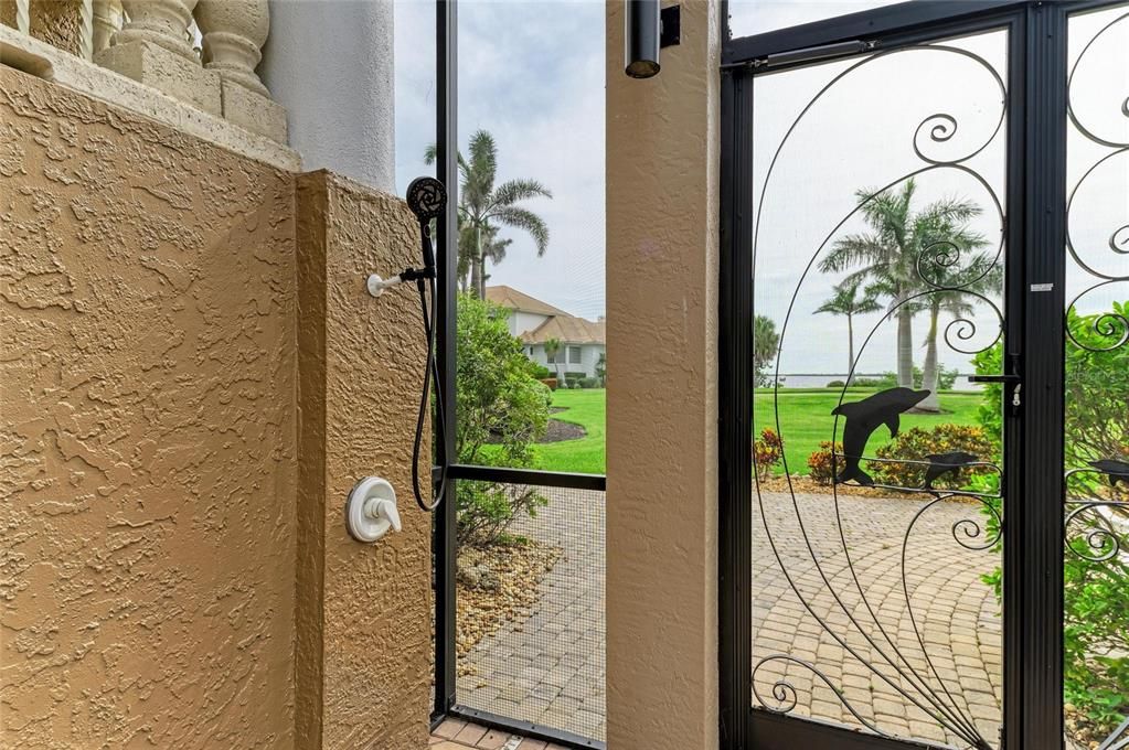 For Sale: $2,099,000 (4 beds, 4 baths, 4752 Square Feet)