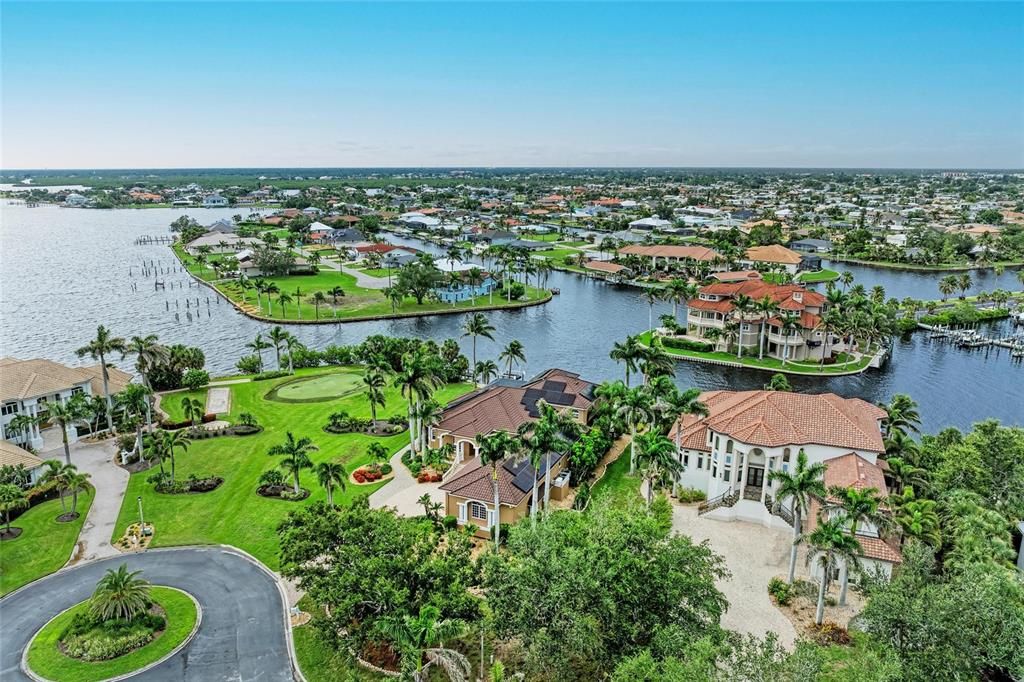 For Sale: $2,099,000 (4 beds, 4 baths, 4752 Square Feet)