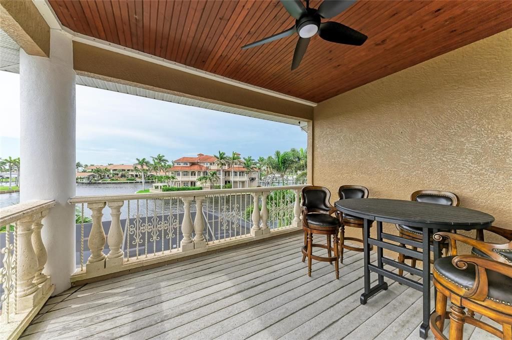 For Sale: $2,099,000 (4 beds, 4 baths, 4752 Square Feet)