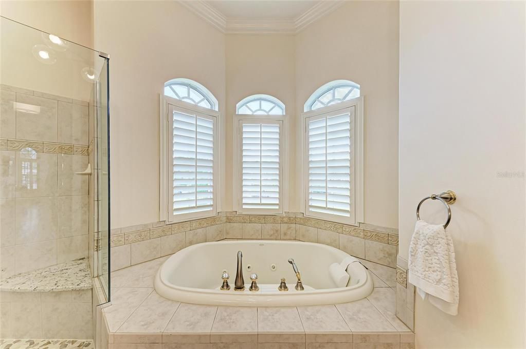 For Sale: $2,099,000 (4 beds, 4 baths, 4752 Square Feet)