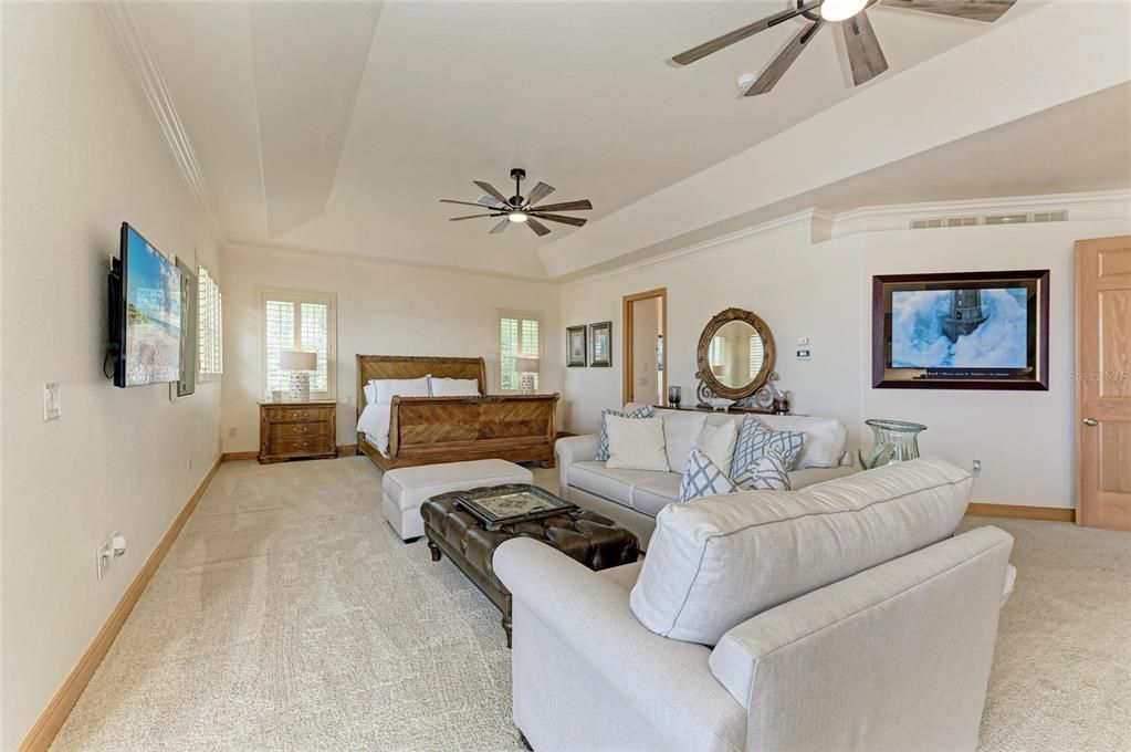 For Sale: $2,099,000 (4 beds, 4 baths, 4752 Square Feet)