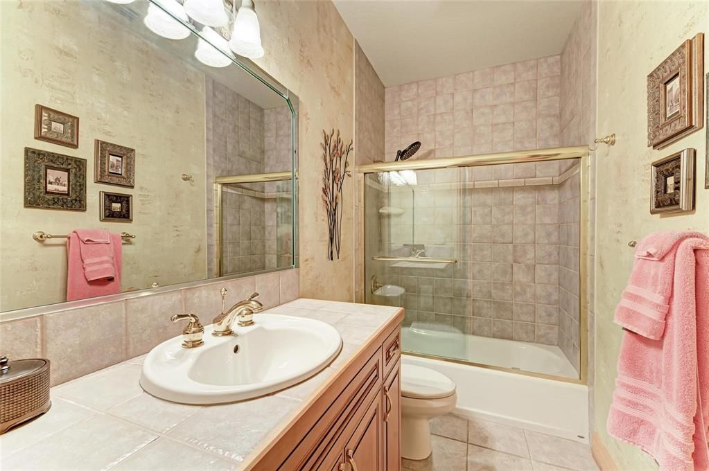 For Sale: $2,099,000 (4 beds, 4 baths, 4752 Square Feet)