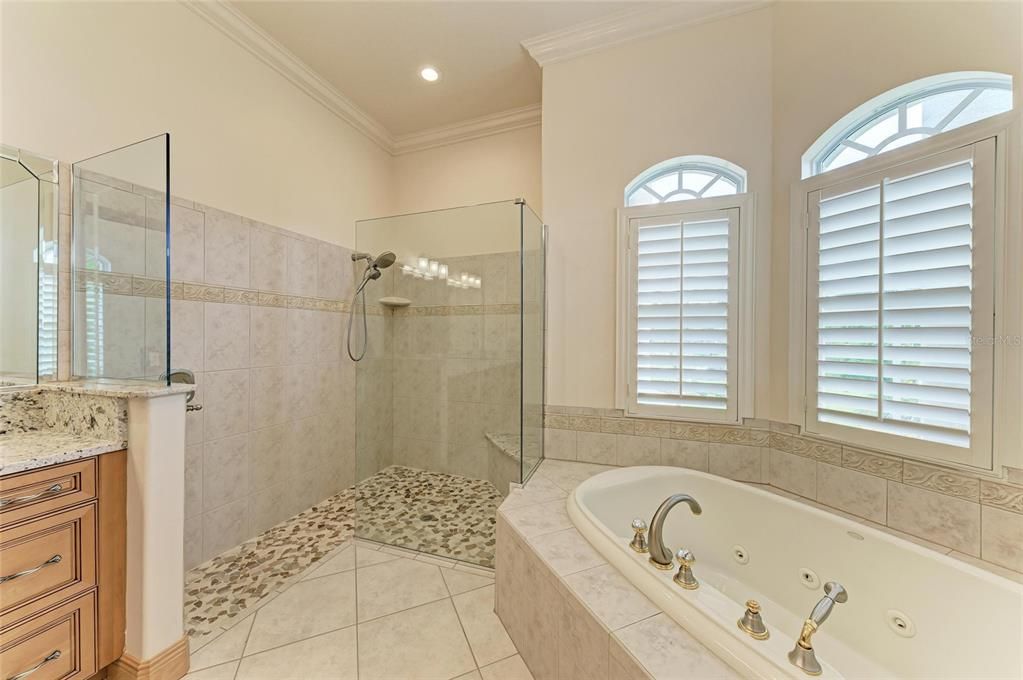 For Sale: $2,099,000 (4 beds, 4 baths, 4752 Square Feet)