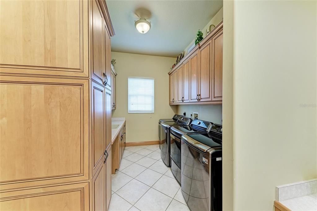 For Sale: $2,099,000 (4 beds, 4 baths, 4752 Square Feet)