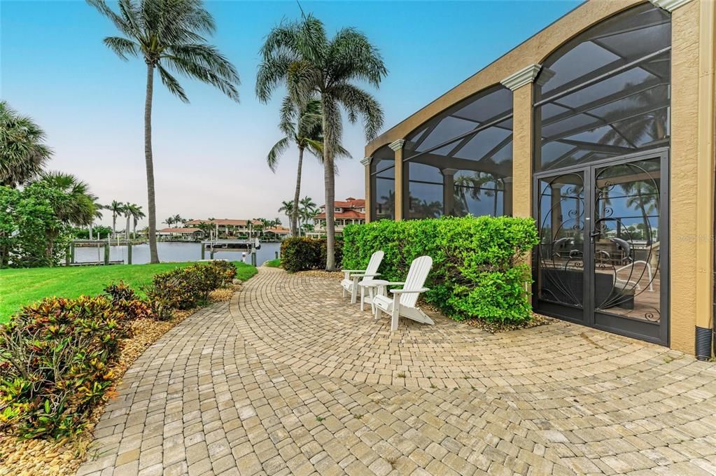 For Sale: $2,099,000 (4 beds, 4 baths, 4752 Square Feet)