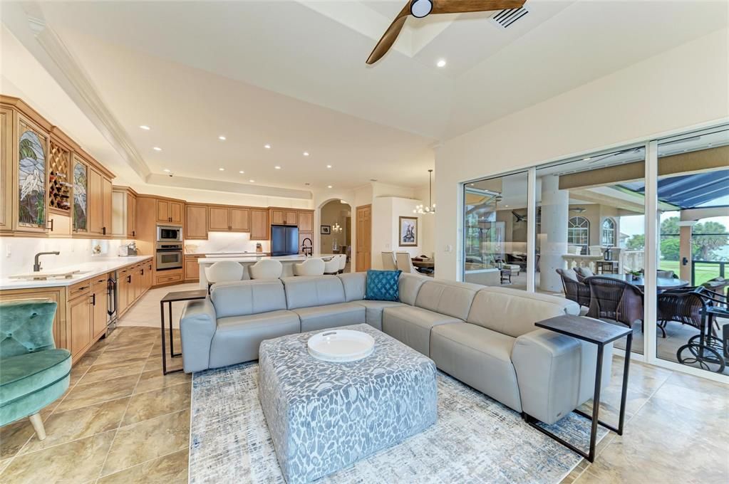 For Sale: $2,099,000 (4 beds, 4 baths, 4752 Square Feet)