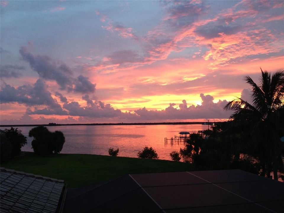 For Sale: $2,099,000 (4 beds, 4 baths, 4752 Square Feet)