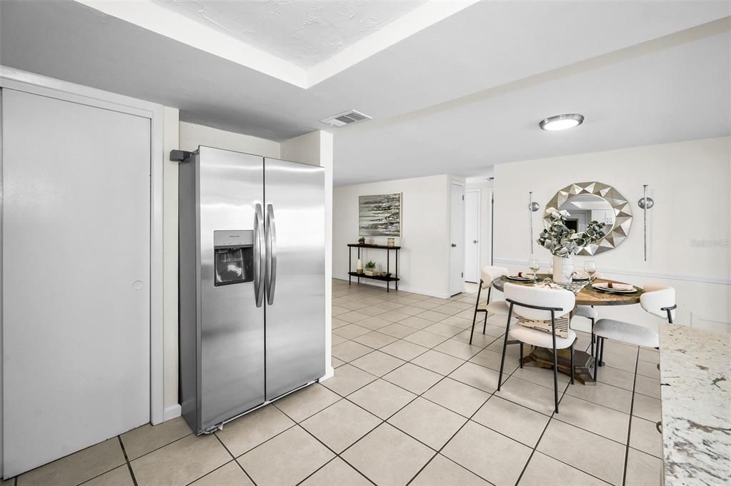 Под контрактом: $189,900 (2 спален, 1 ванн, 1068 Квадратных фут)