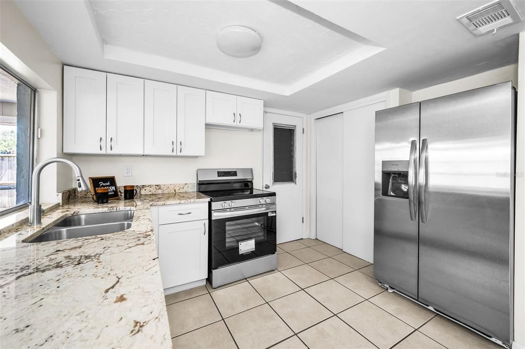 Под контрактом: $189,900 (2 спален, 1 ванн, 1068 Квадратных фут)