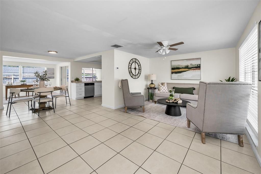 Под контрактом: $189,900 (2 спален, 1 ванн, 1068 Квадратных фут)