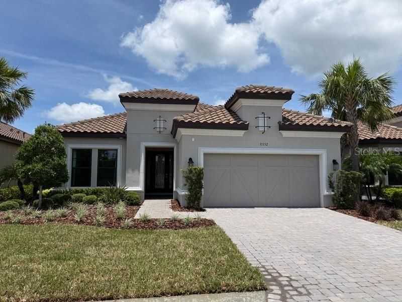 Recently Sold: $725,000 (3 beds, 3 baths, 2283 Square Feet)