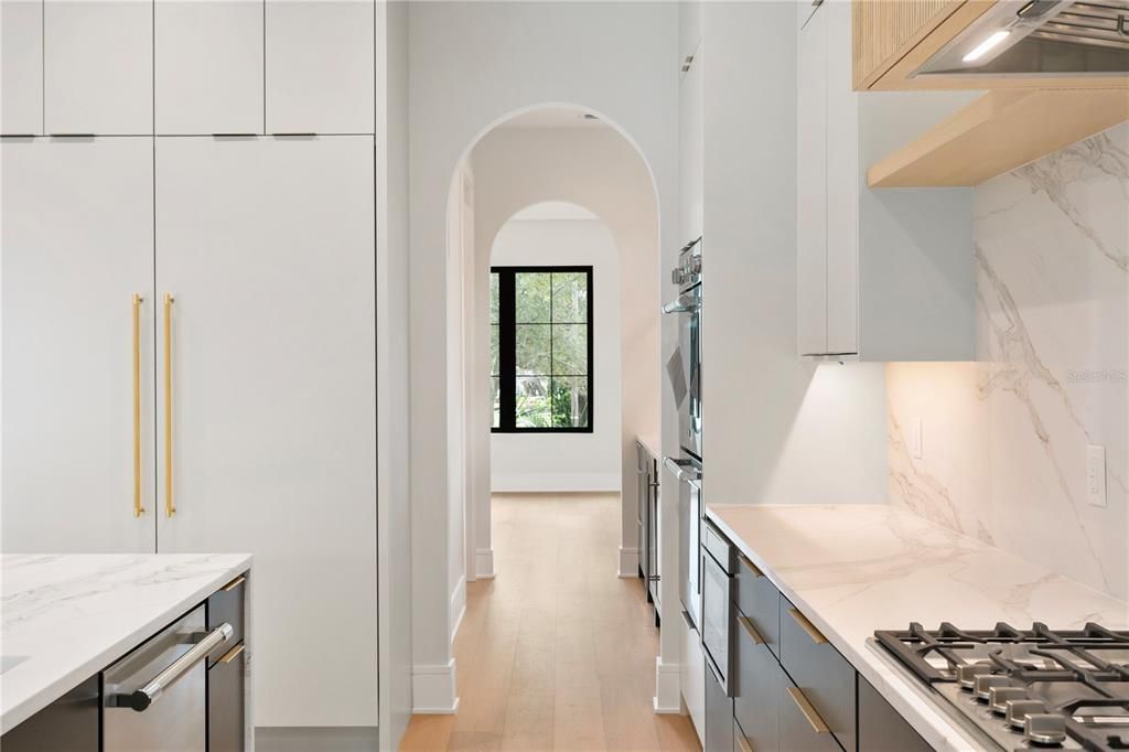 待售: $4,197,000 (5 贝兹, 5 浴室, 6453 平方英尺)