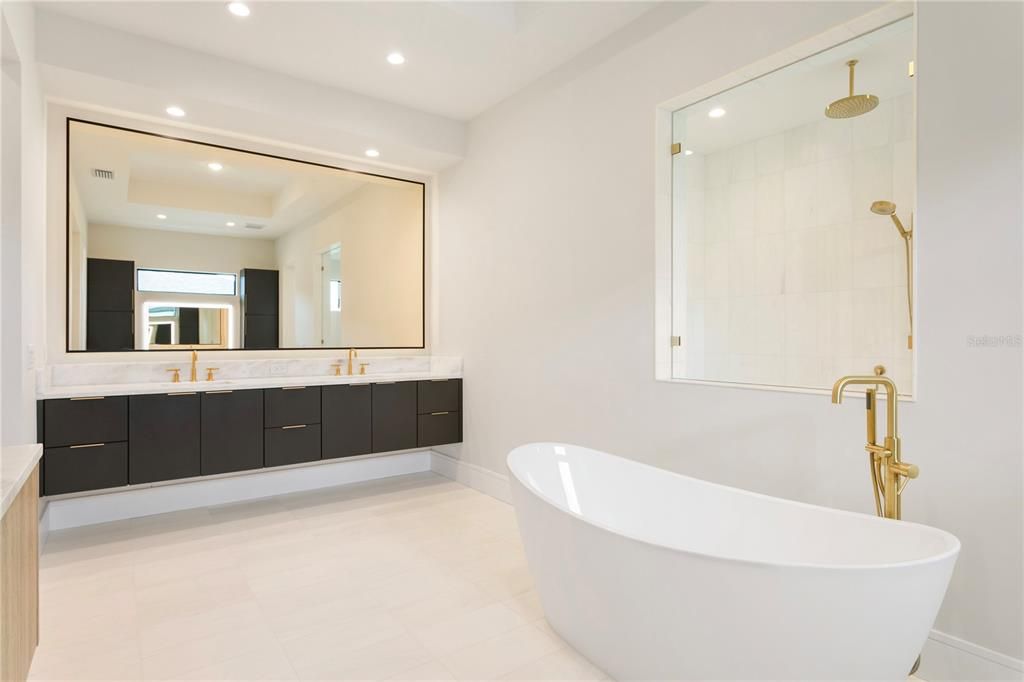 待售: $4,197,000 (5 贝兹, 5 浴室, 6453 平方英尺)