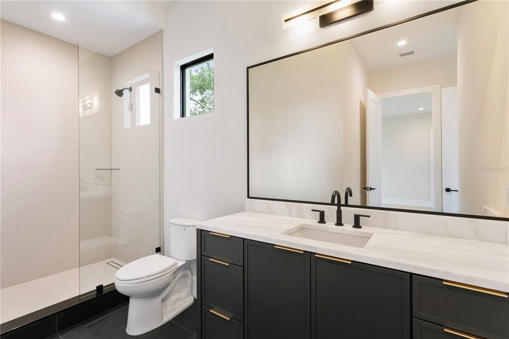 待售: $4,197,000 (5 贝兹, 5 浴室, 6453 平方英尺)