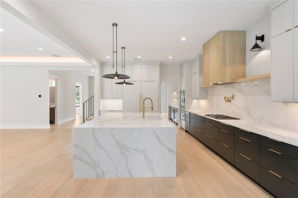 待售: $4,197,000 (5 贝兹, 5 浴室, 6453 平方英尺)