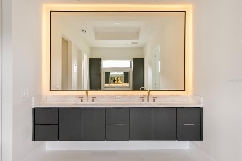 待售: $4,197,000 (5 贝兹, 5 浴室, 6453 平方英尺)