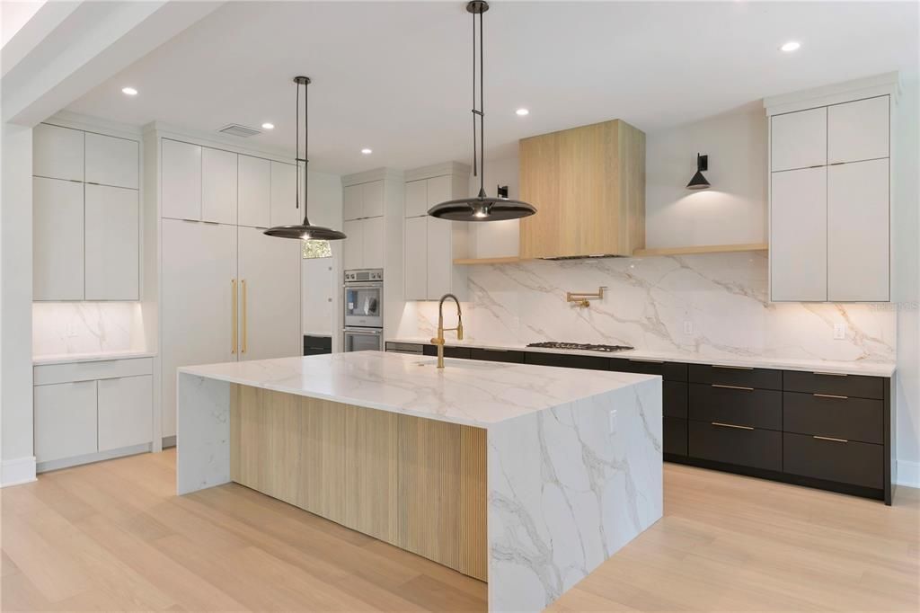 待售: $4,197,000 (5 贝兹, 5 浴室, 6453 平方英尺)