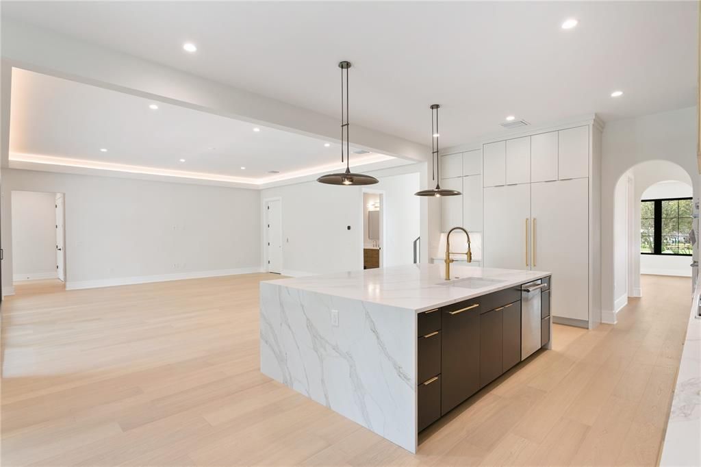 待售: $4,197,000 (5 贝兹, 5 浴室, 6453 平方英尺)