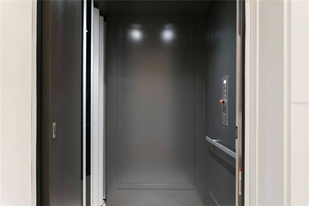 待售: $4,197,000 (5 贝兹, 5 浴室, 6453 平方英尺)