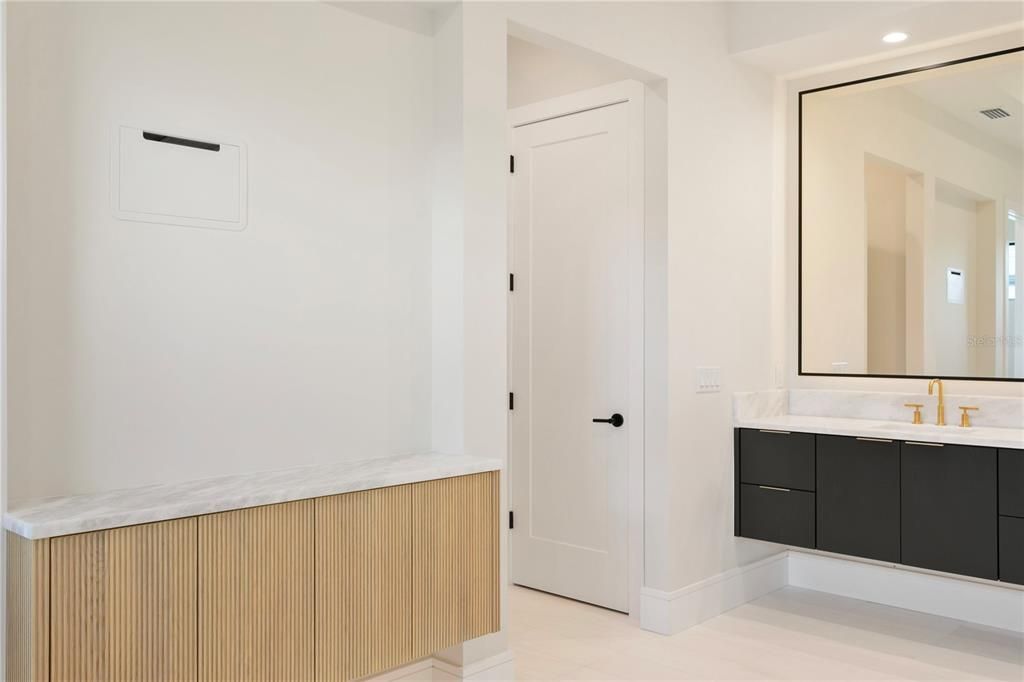 待售: $4,197,000 (5 贝兹, 5 浴室, 6453 平方英尺)