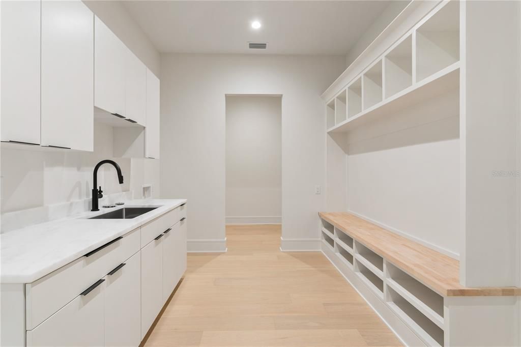 待售: $4,197,000 (5 贝兹, 5 浴室, 6453 平方英尺)