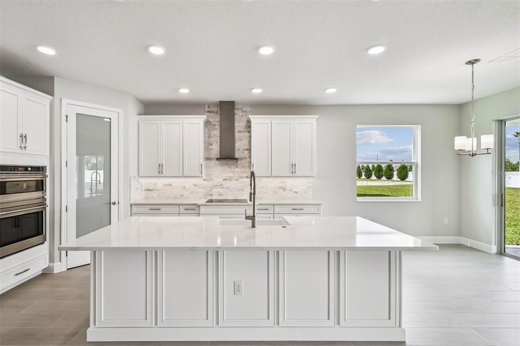 На продажу: $1,011,990 (5 спален, 4 ванн, 3458 Квадратных фут)