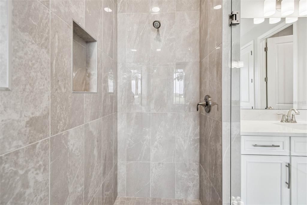 На продажу: $1,011,990 (5 спален, 4 ванн, 3458 Квадратных фут)