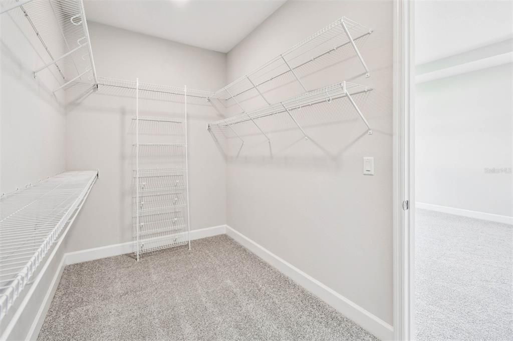 На продажу: $1,011,990 (5 спален, 4 ванн, 3458 Квадратных фут)