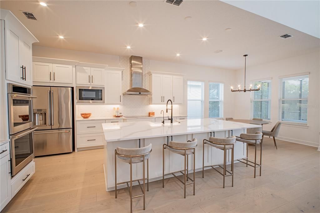 For Sale: $1,600,000 (4 beds, 3 baths, 4240 Square Feet)