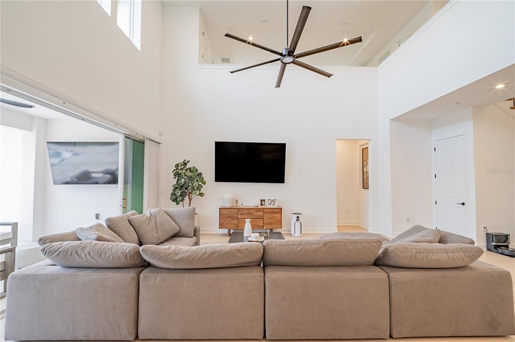 For Sale: $1,600,000 (4 beds, 3 baths, 4240 Square Feet)