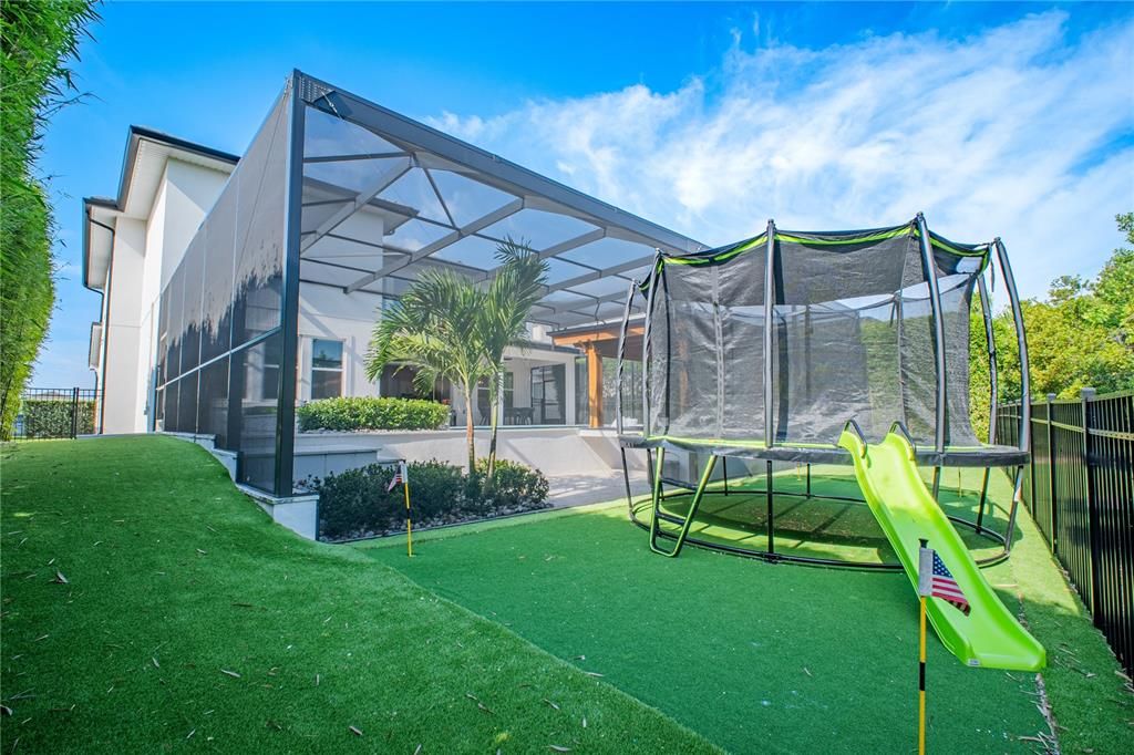 For Sale: $1,600,000 (4 beds, 3 baths, 4240 Square Feet)