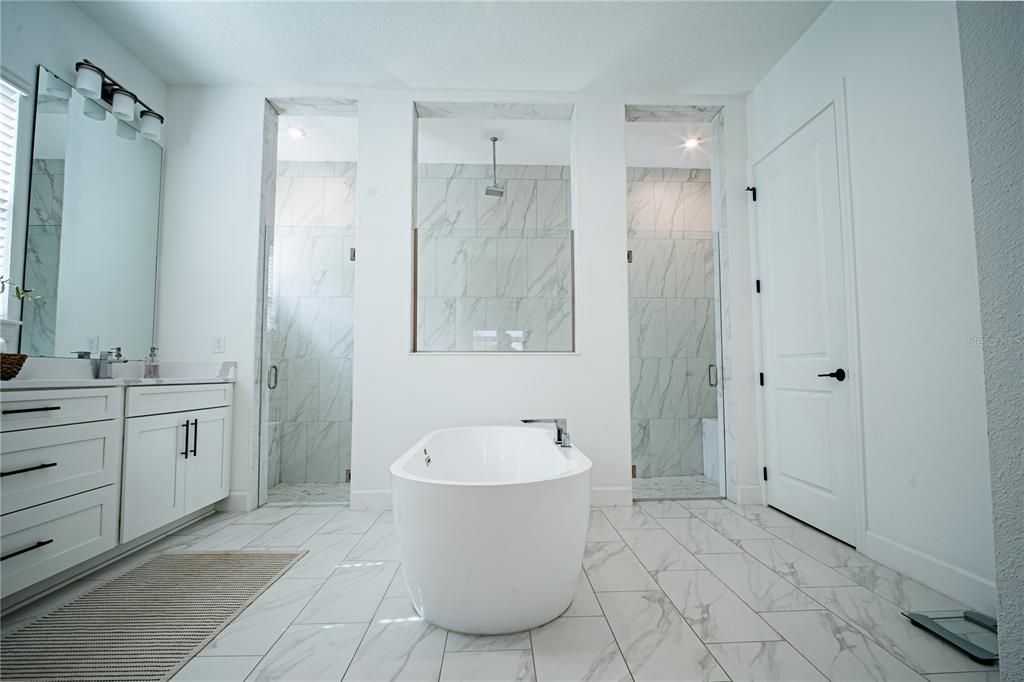 For Sale: $1,600,000 (4 beds, 3 baths, 4240 Square Feet)