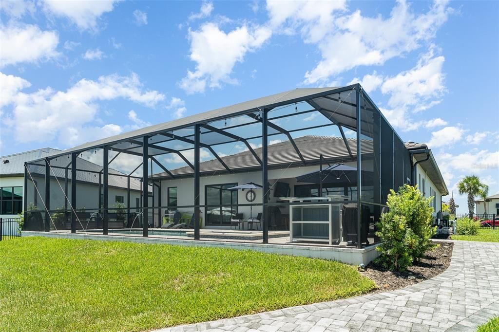 合同活跃: $1,675,000 (4 贝兹, 3 浴室, 3056 平方英尺)