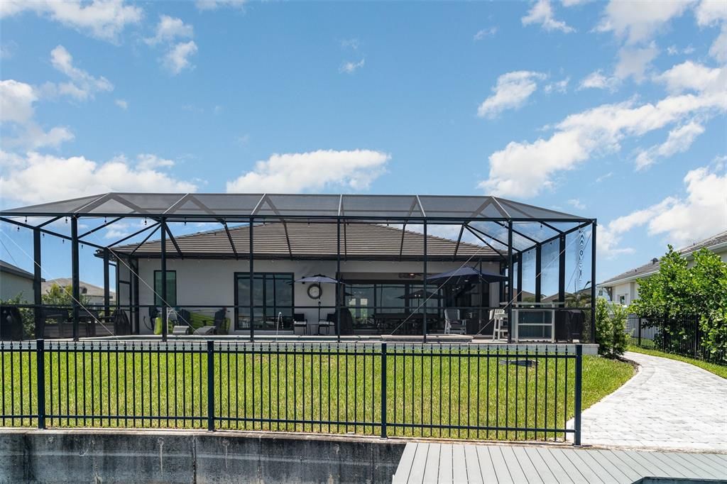 合同活跃: $1,675,000 (4 贝兹, 3 浴室, 3056 平方英尺)