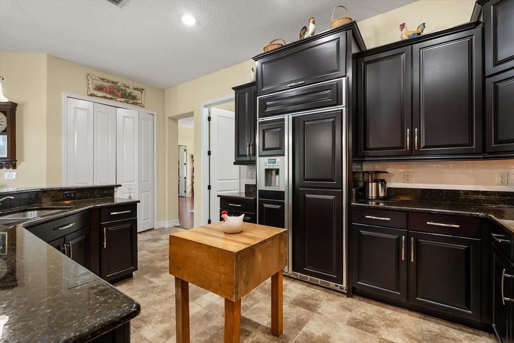 For Sale: $810,000 (4 beds, 4 baths, 3409 Square Feet)