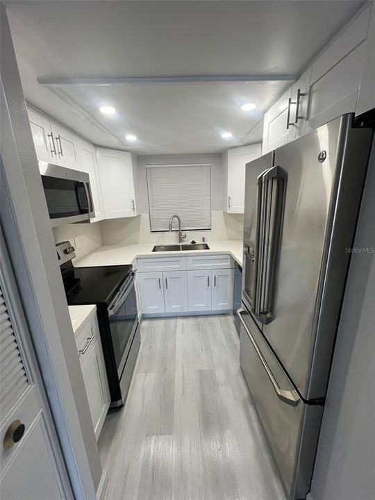 For Sale: $105,000 (2 beds, 1 baths, 918 Square Feet)