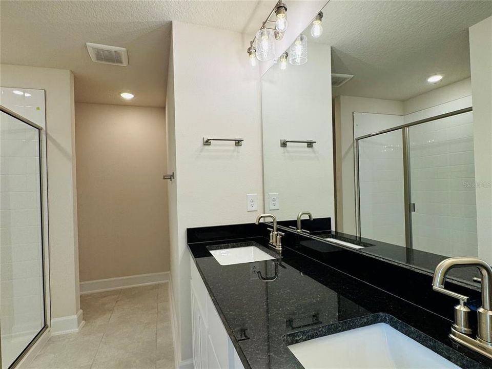 Active With Contract: $407,900 (3 beds, 2 baths, 1780 Square Feet)