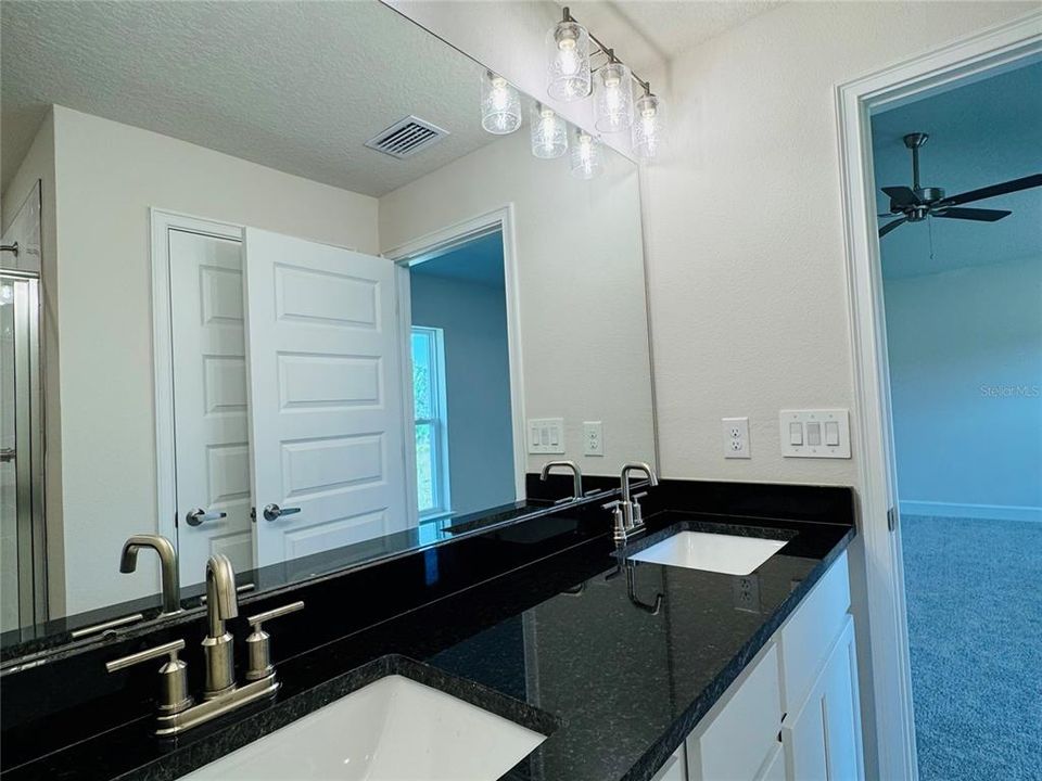 Active With Contract: $407,900 (3 beds, 2 baths, 1780 Square Feet)