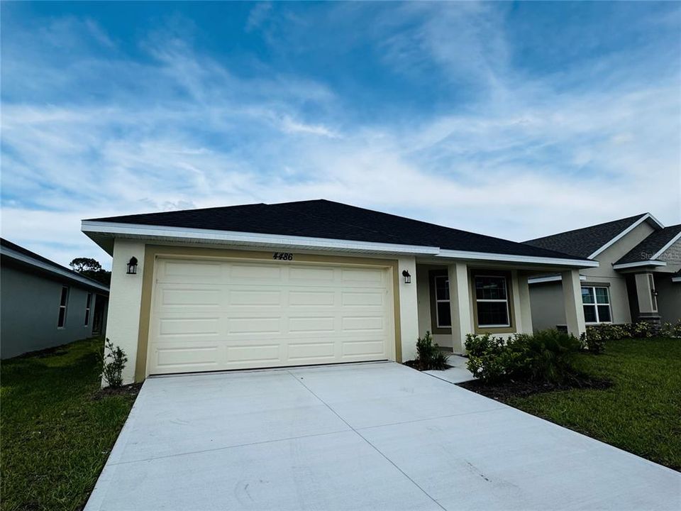 Active With Contract: $407,900 (3 beds, 2 baths, 1780 Square Feet)