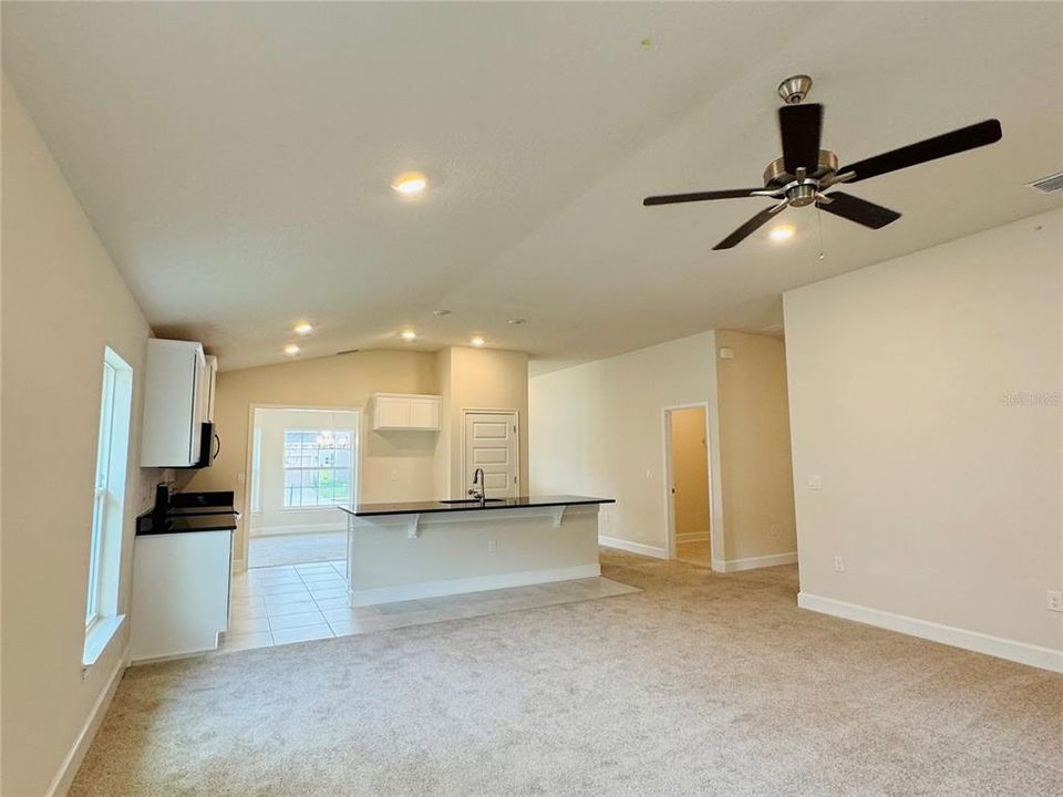 Active With Contract: $407,900 (3 beds, 2 baths, 1780 Square Feet)