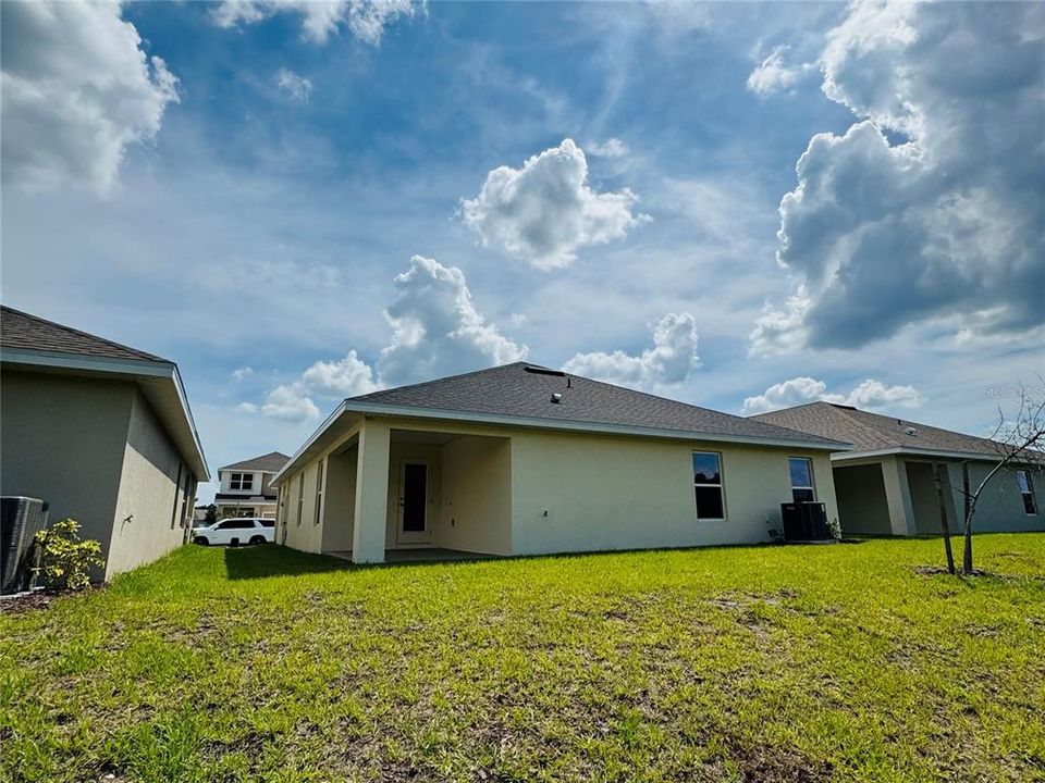 Active With Contract: $407,900 (3 beds, 2 baths, 1780 Square Feet)