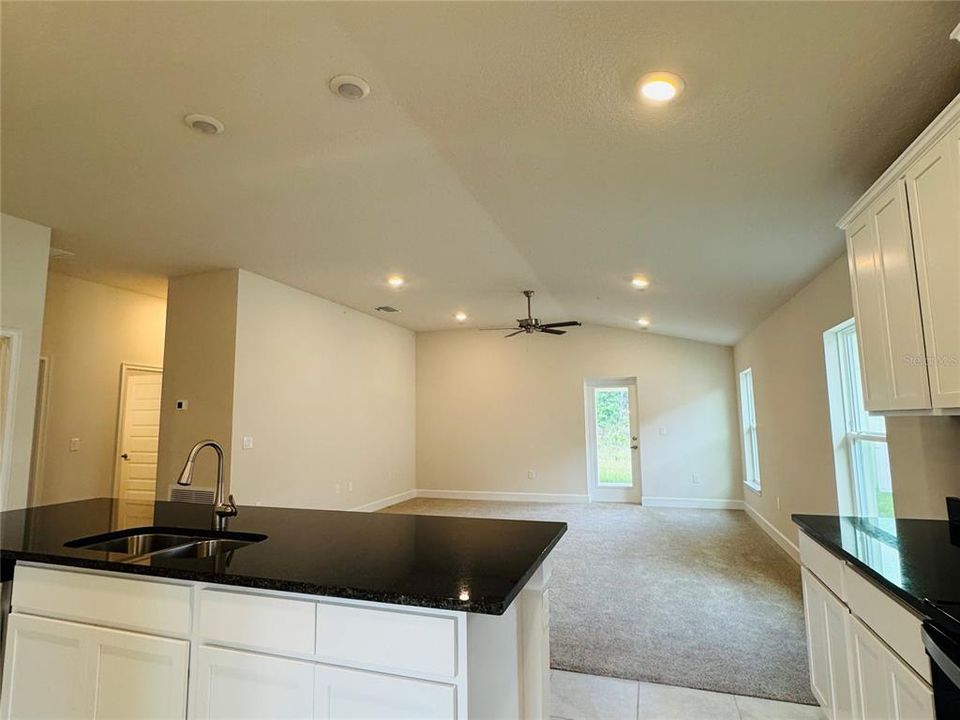 Active With Contract: $407,900 (3 beds, 2 baths, 1780 Square Feet)
