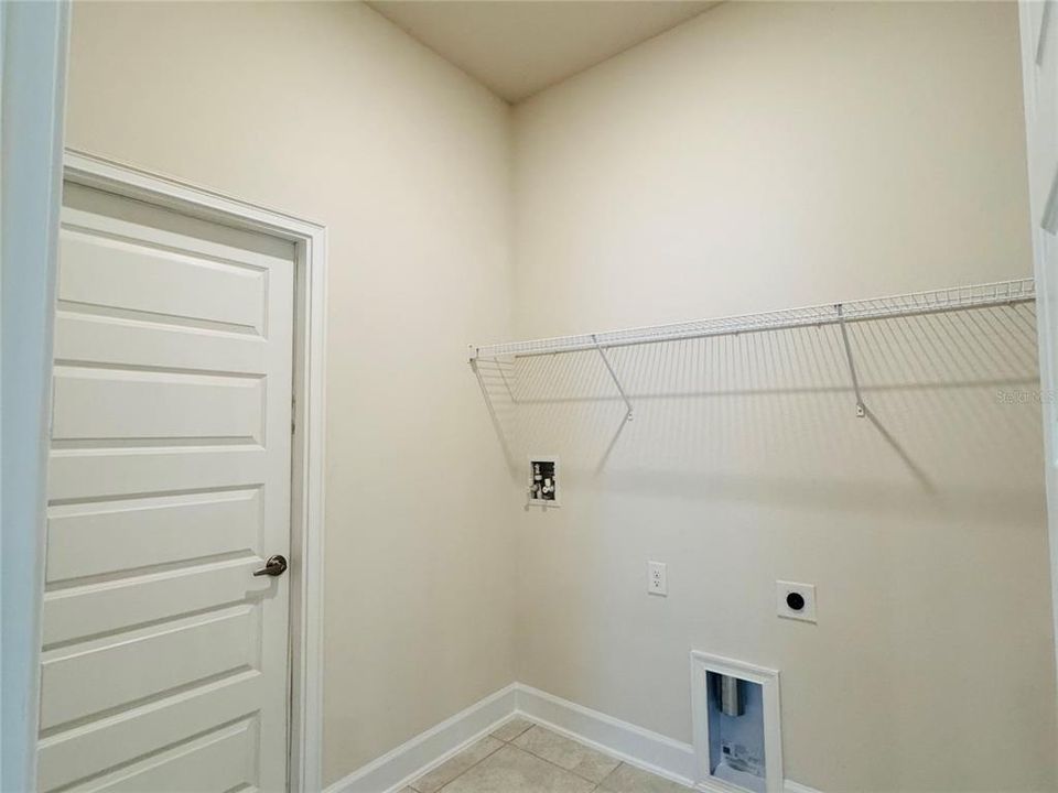Active With Contract: $407,900 (3 beds, 2 baths, 1780 Square Feet)