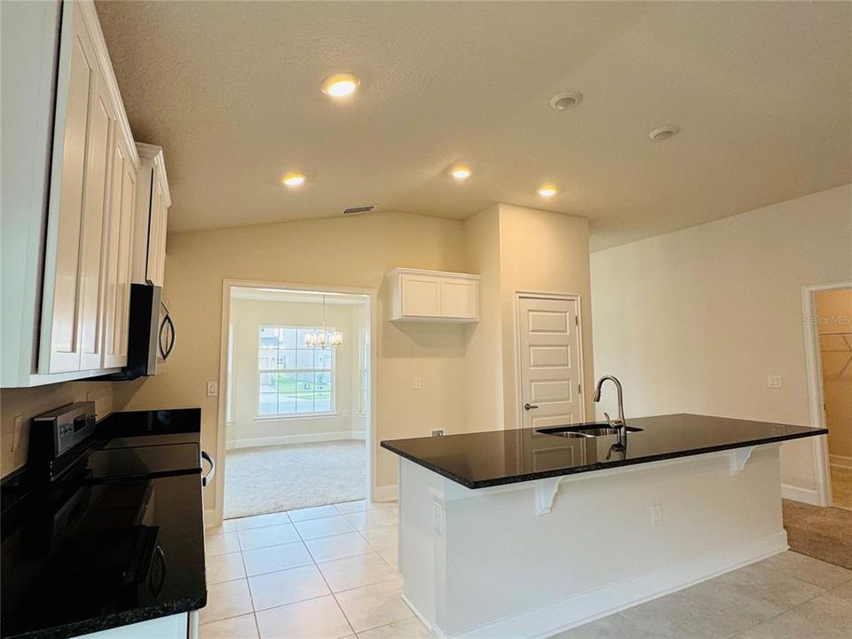 Active With Contract: $407,900 (3 beds, 2 baths, 1780 Square Feet)